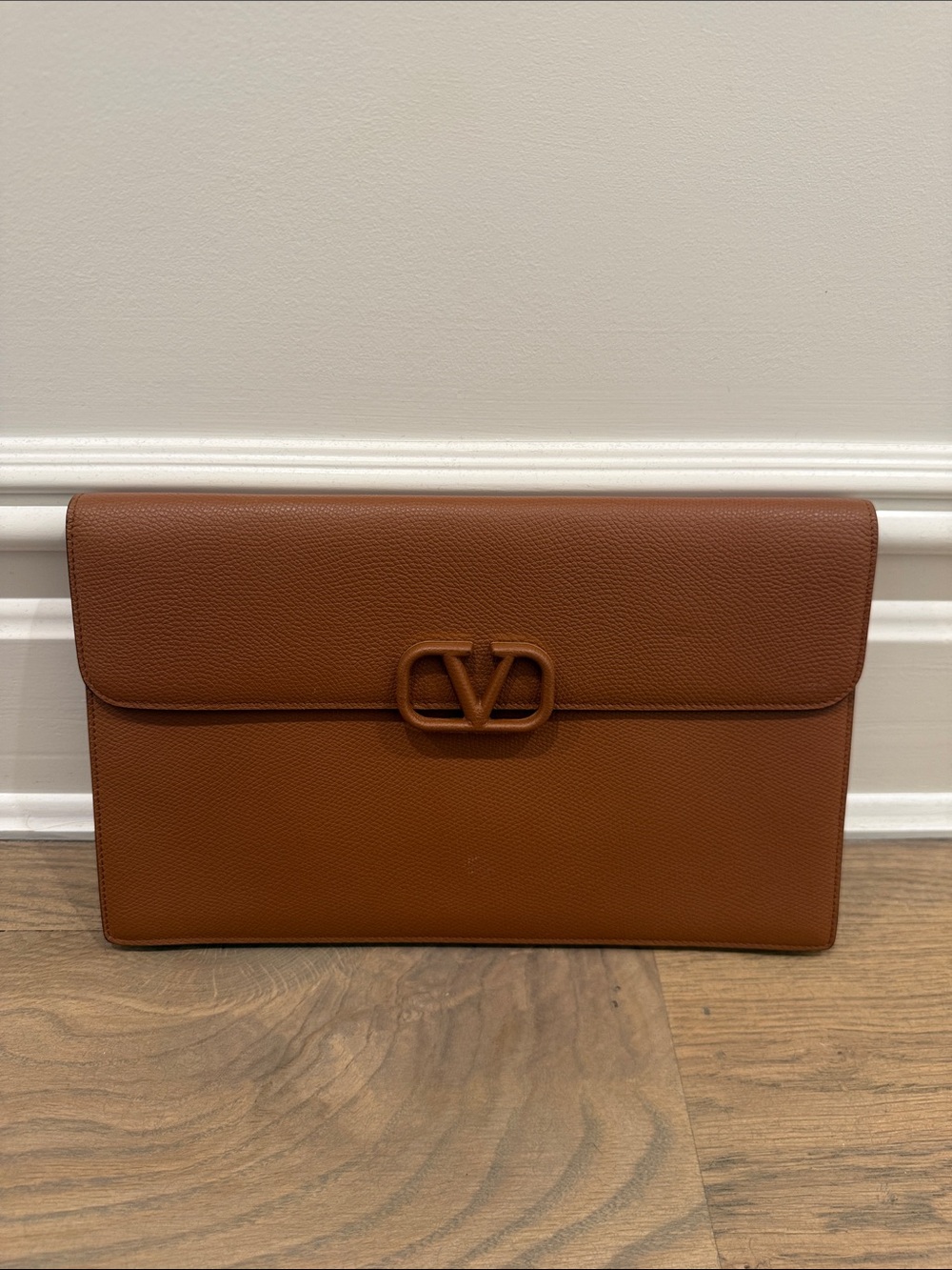 Valentino Garavani Tan Leather VLogo Envelope Clutch